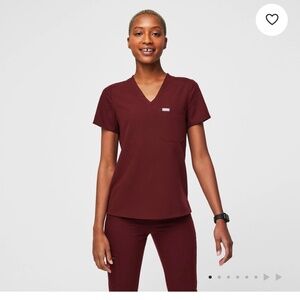 Figs Catarina burgundy scrub top small petite